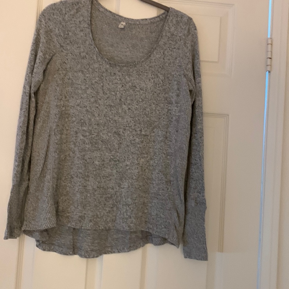 Uneven hemline sweater